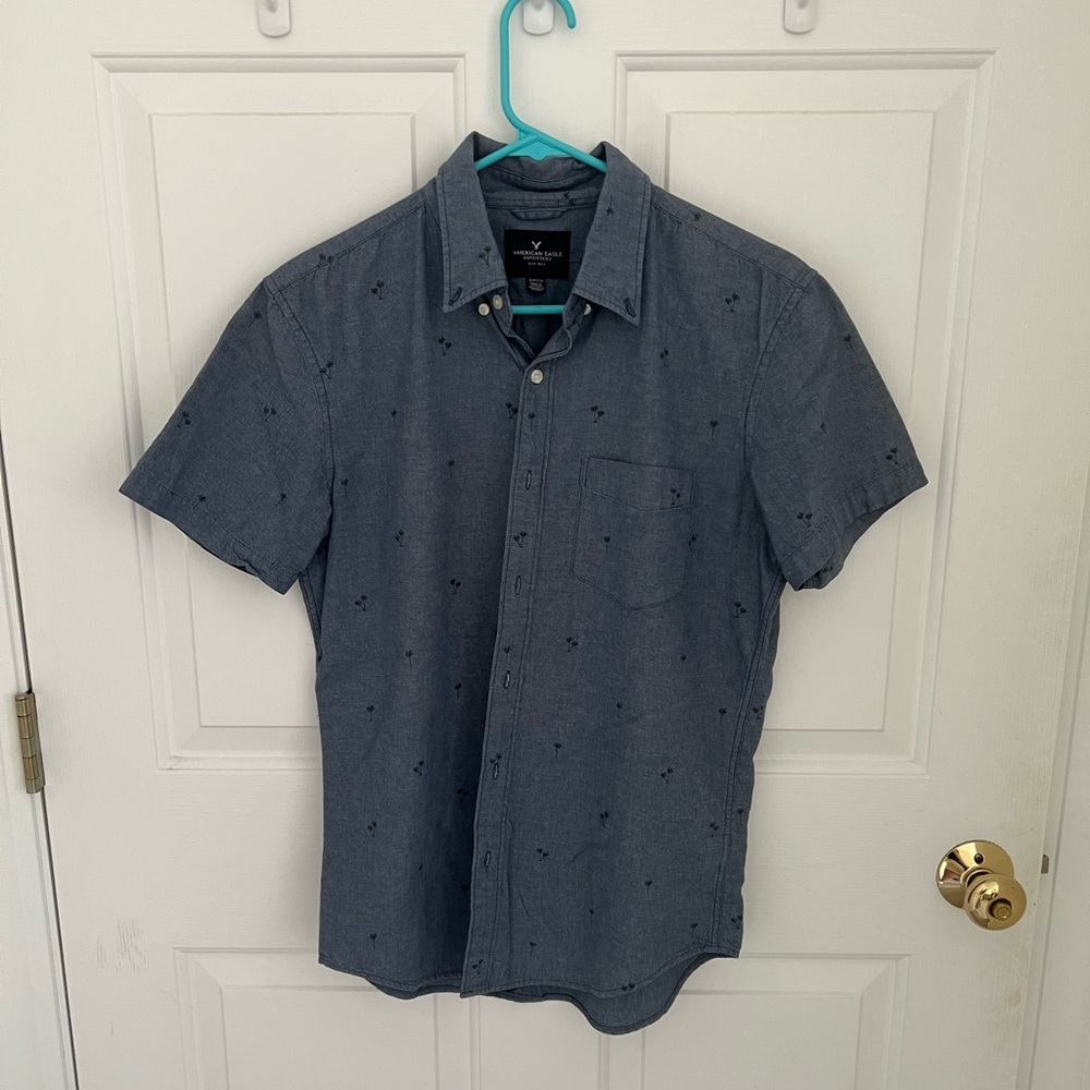 Men’s American Eagle Collared Button Up Short Sleeve